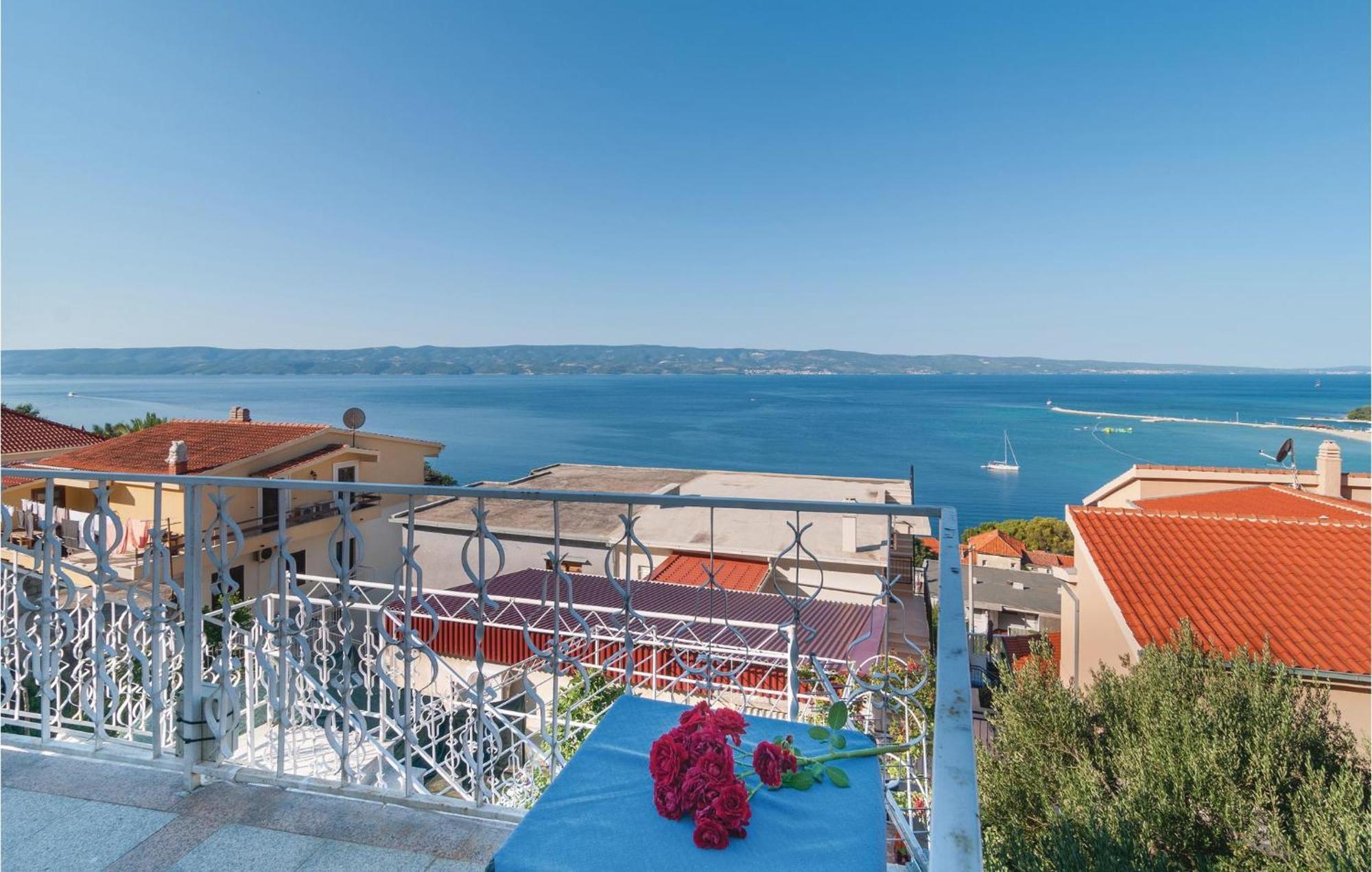 Gorgeous Apartment In Omis With House Sea View Екстер'єр фото
